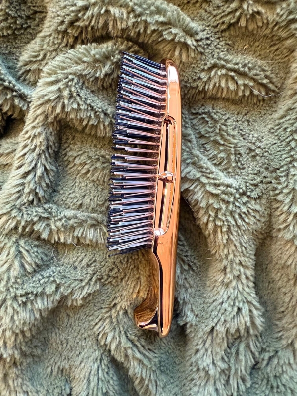 Scalp brush Borovsky mini gold Mała szczotka do pielęgnacji włosów i skóry głowy złota.jpg