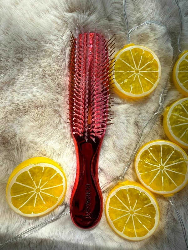 Scalp Brush Borovsky Strawberry Red Szczotka do pielęgnacji włosów i skóry głowy.jpg